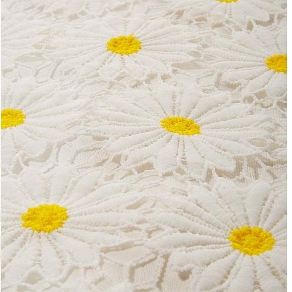 ๐ป๐ฆHOST PICK ๐ปDaisy Lace Tunic Dress White/ Yellow size S and XXS - Picture 5 of 12